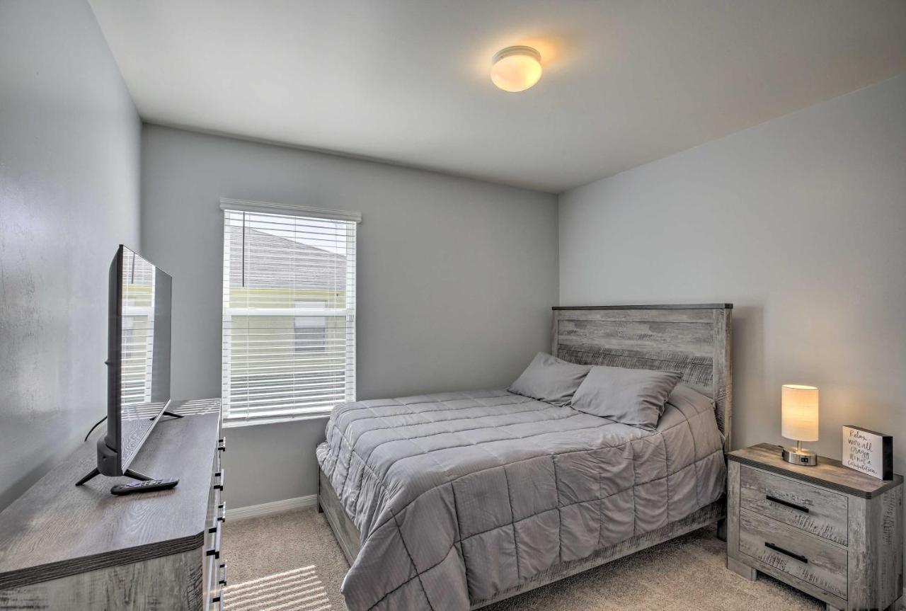 Modern Home With Heated Pool, 3 Mi To Beach Cape Coral Exteriör bild
